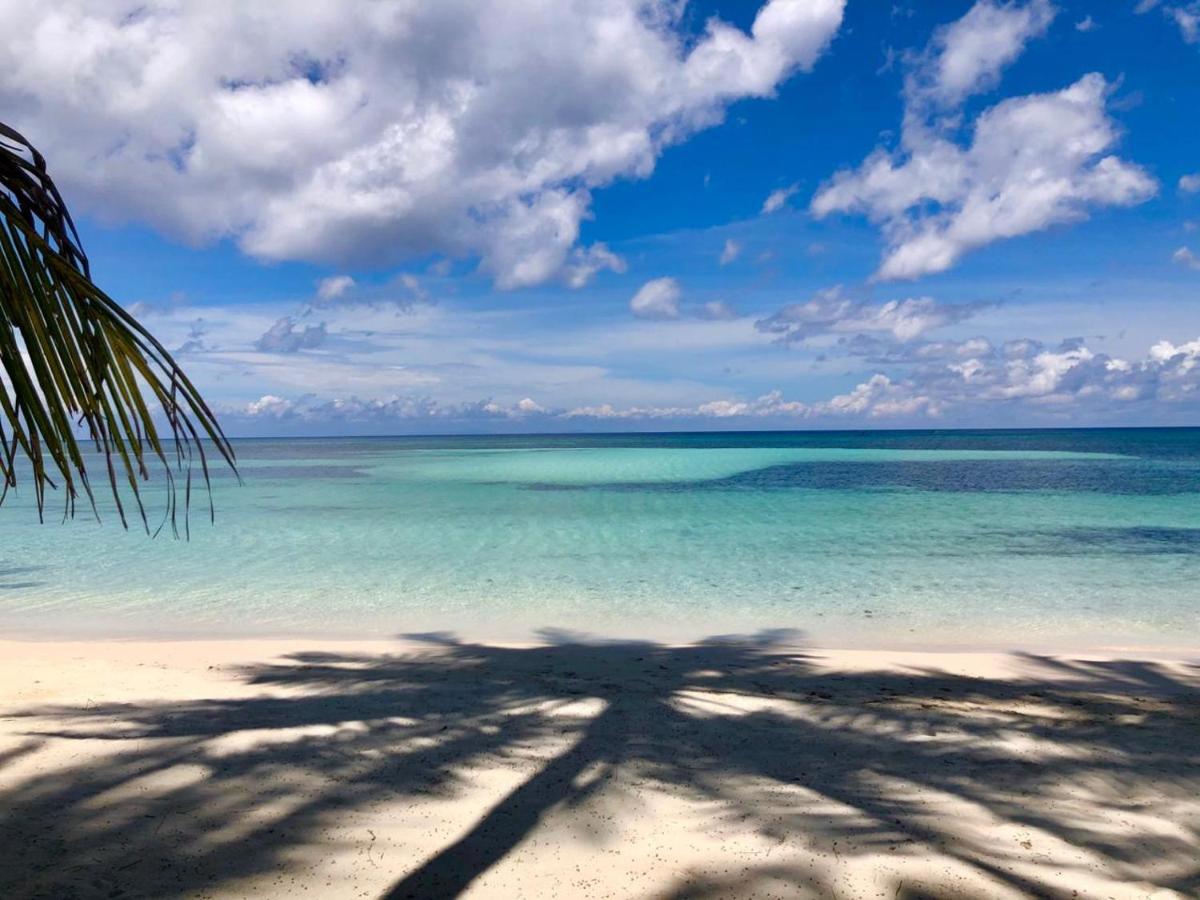 Apo Diver Beach Resort San Juan  Eksteriør billede
