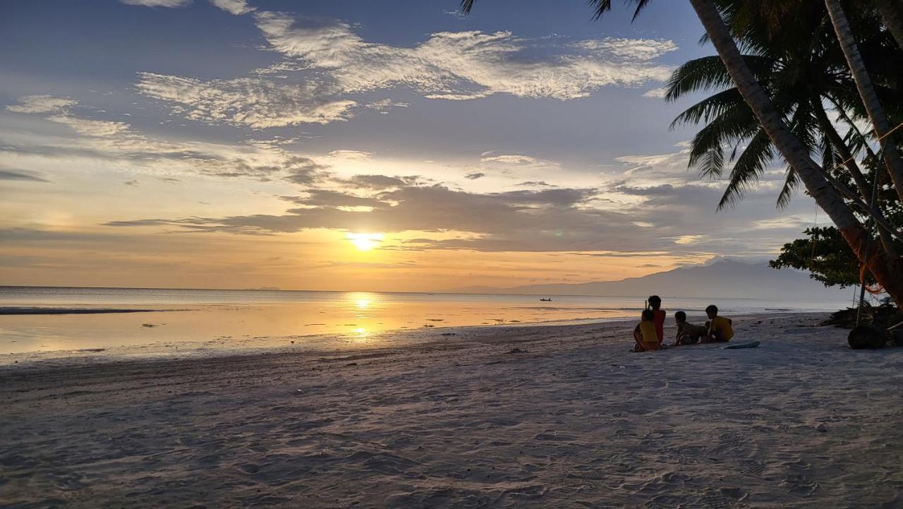 Apo Diver Beach Resort San Juan  Eksteriør billede