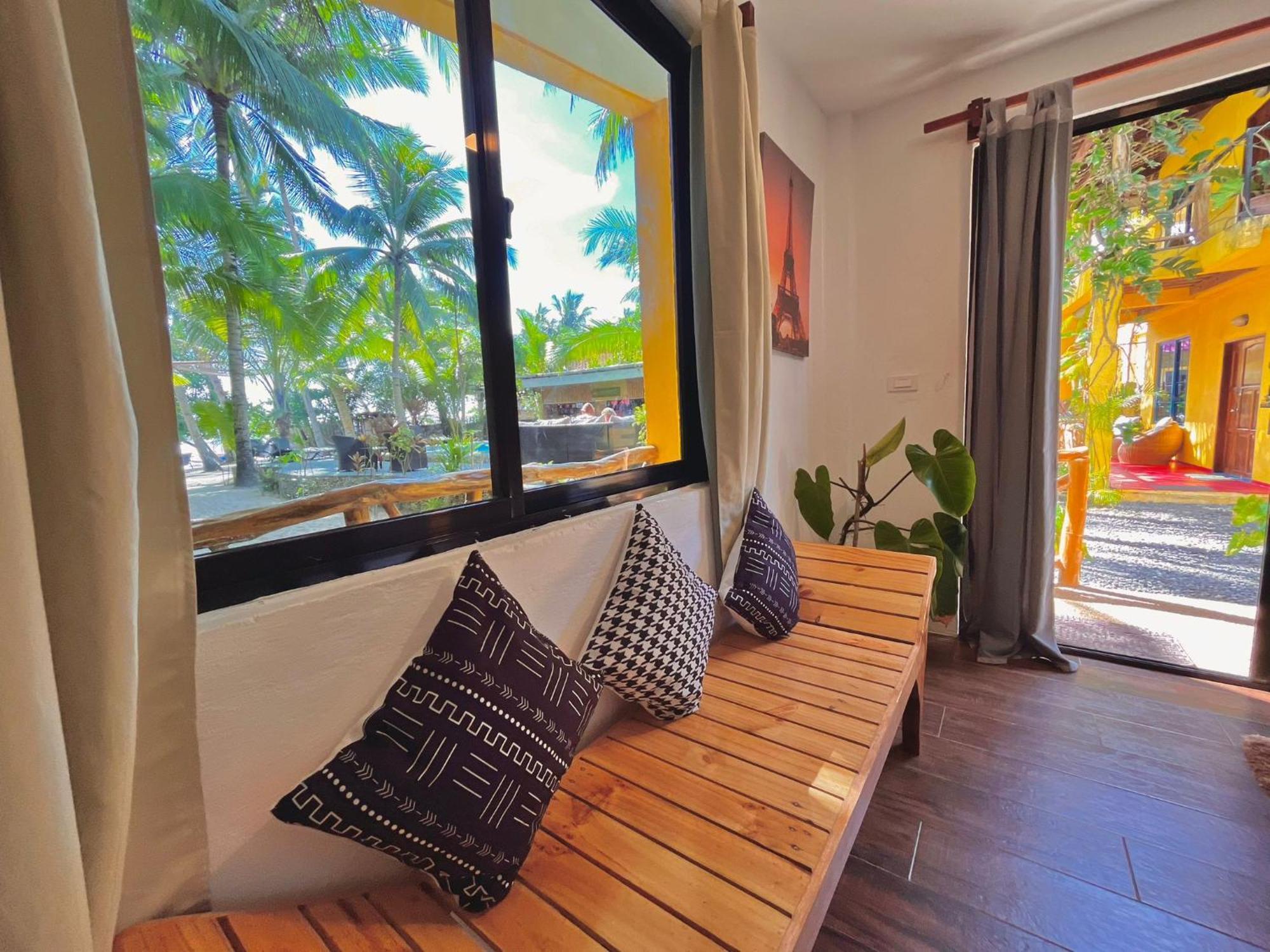 Apo Diver Beach Resort San Juan  Eksteriør billede